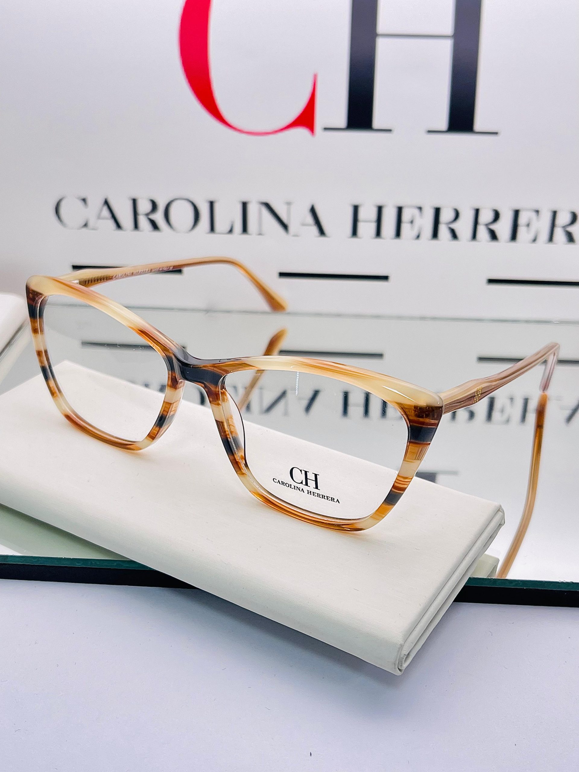 CAROLINA HERRERA 86009 - Image 3